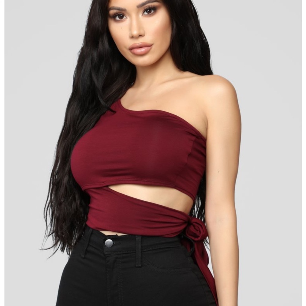 Fashion nova shirt  never worn with tag